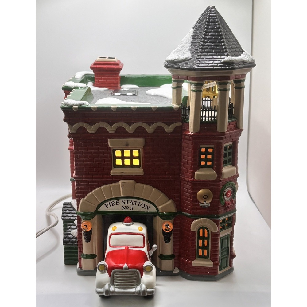 Department 56 Fire Station #3 Snow Village #54942 Town Building w/Box/Light READ